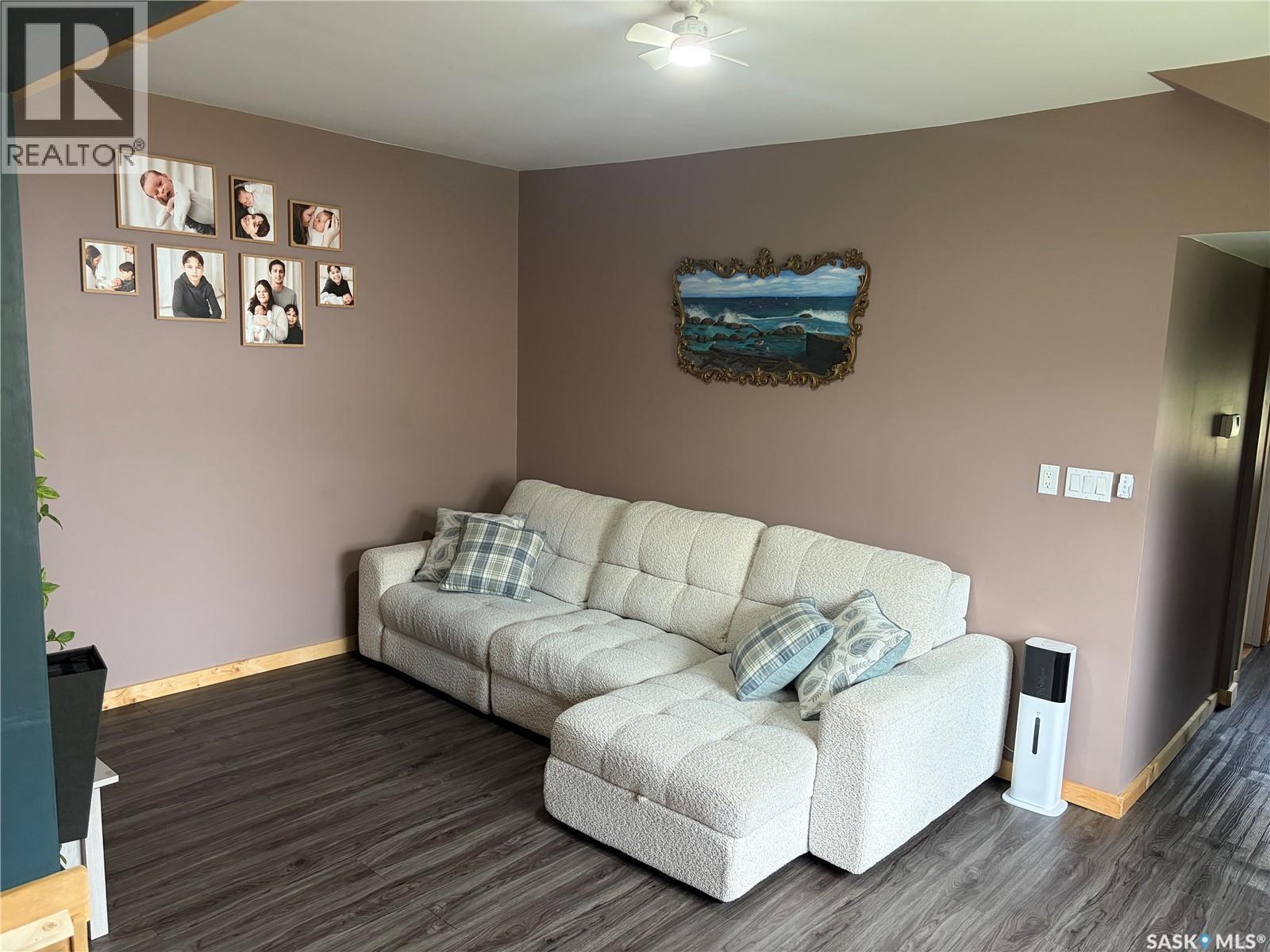 116 5Th Avenue N, Big River, SK - Indoor Photo Showing Living Room