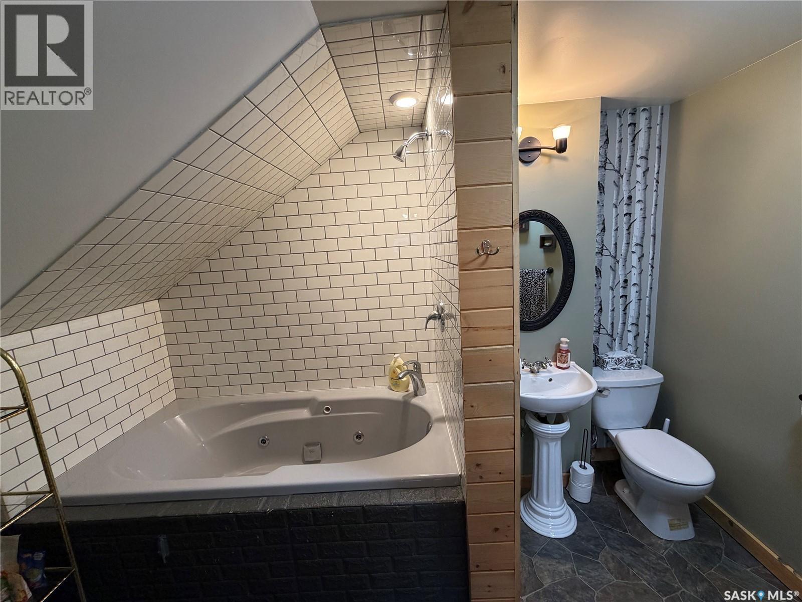 116 5Th Avenue N, Big River, SK - Indoor Photo Showing Bathroom
