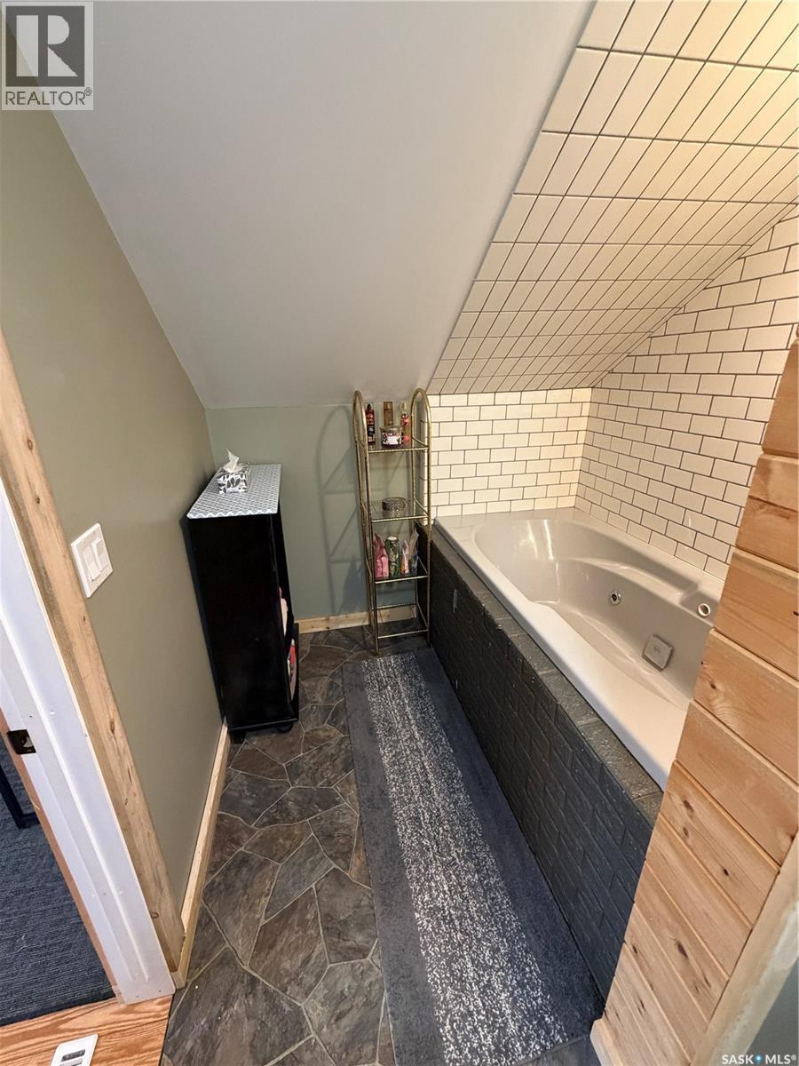 116 5Th Avenue N, Big River, SK - Indoor Photo Showing Bathroom