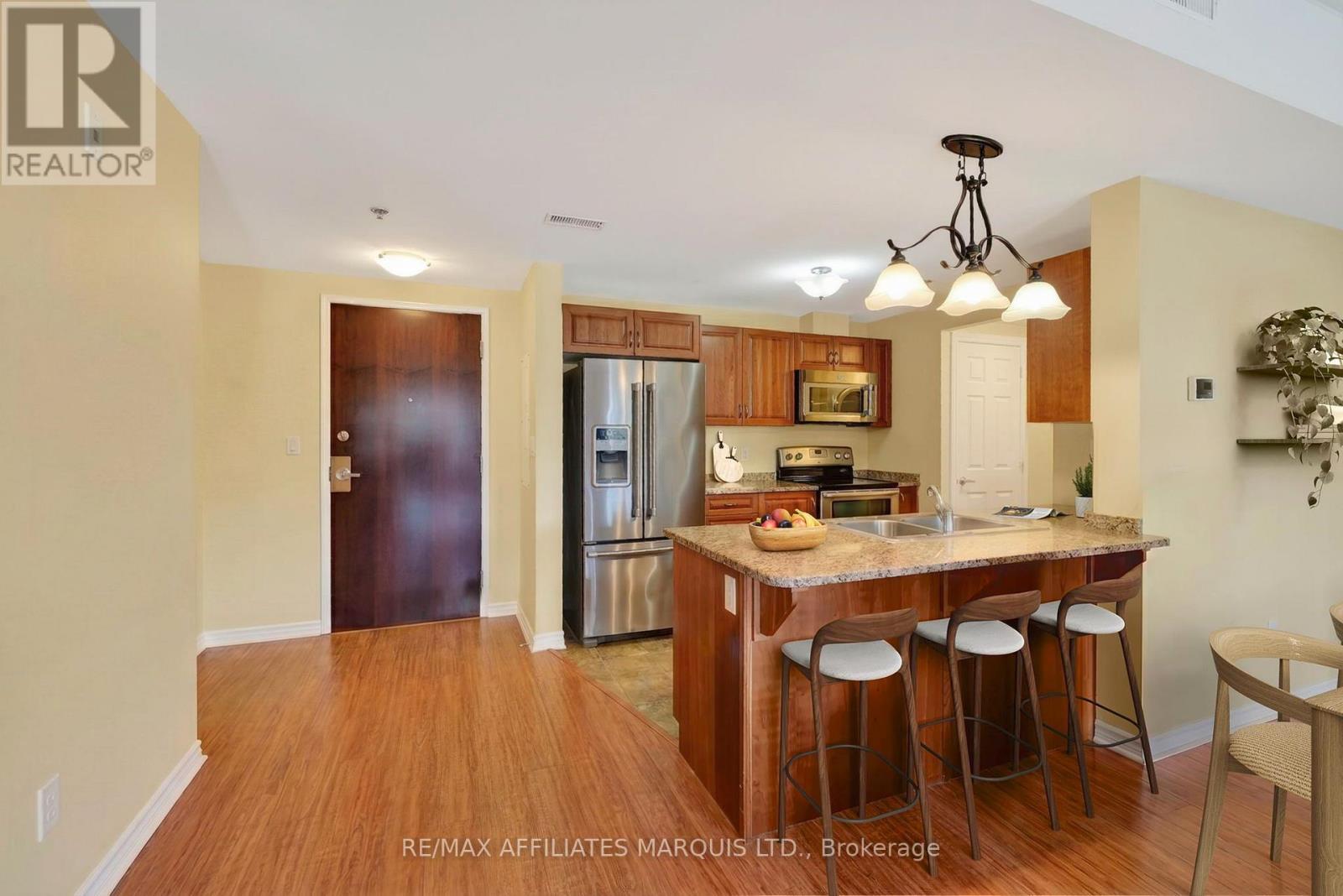 200 - 108 Second Street E, Cornwall, ON - Indoor