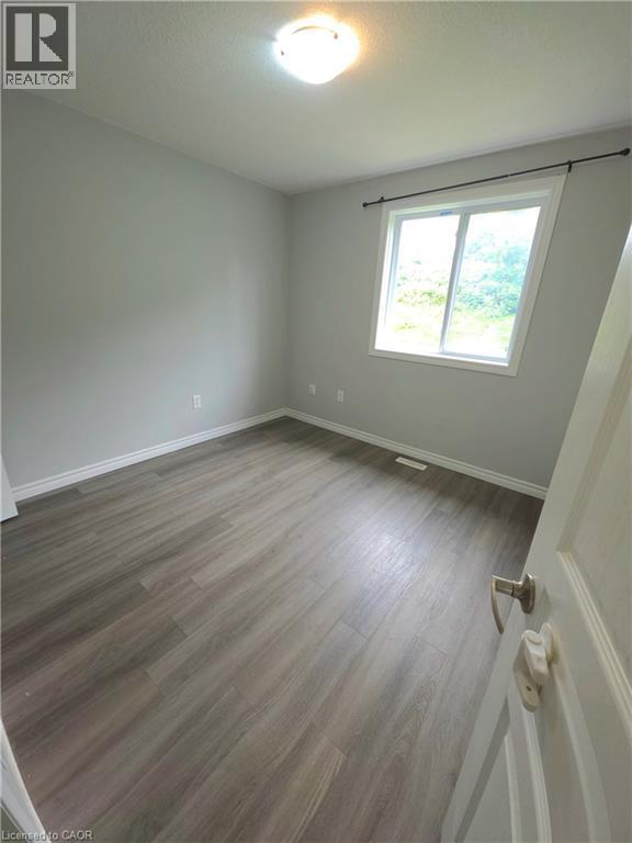 998 Mapleridge Street, London, ON - Indoor Photo Showing Other Room