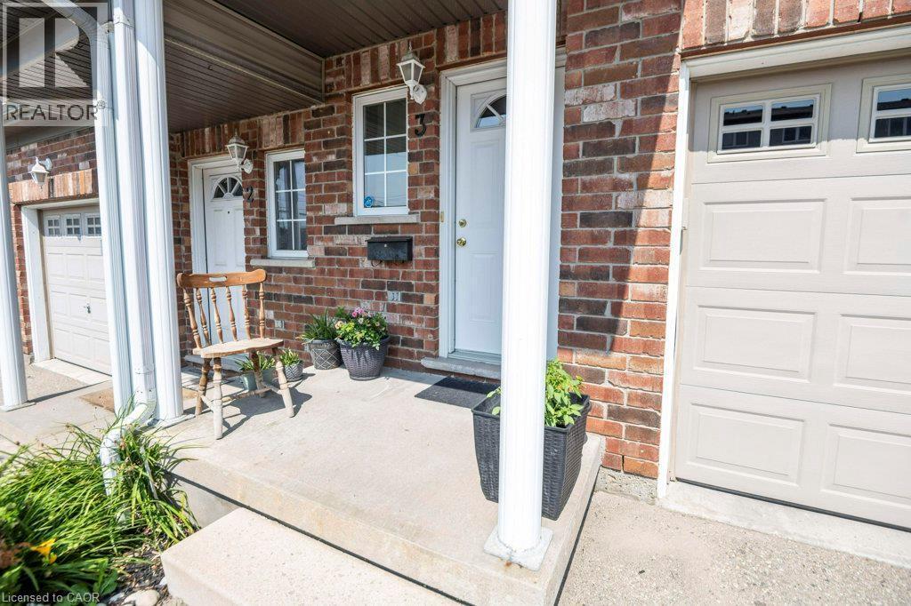 975 Strasburg Road Unit# 3, Kitchener, ON - Outdoor With Exterior