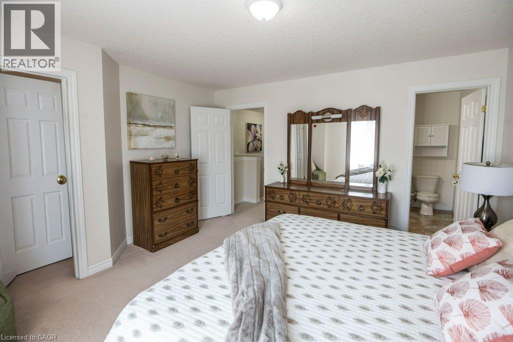 975 Strasburg Road Unit# 3, Kitchener, ON - Indoor Photo Showing Bedroom