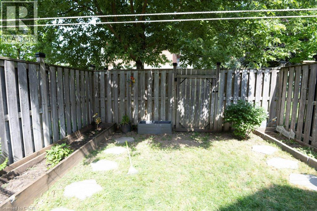 975 Strasburg Road Unit# 3, Kitchener, ON - Outdoor