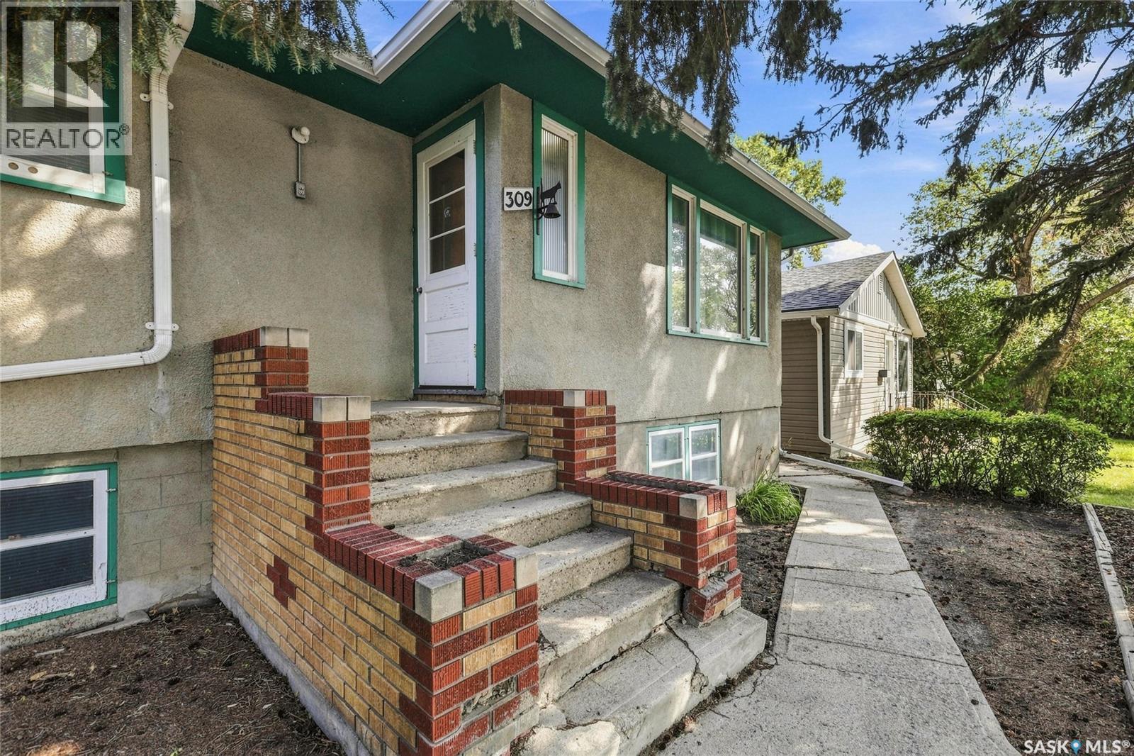 309 St John Street, Regina, SK - Outdoor