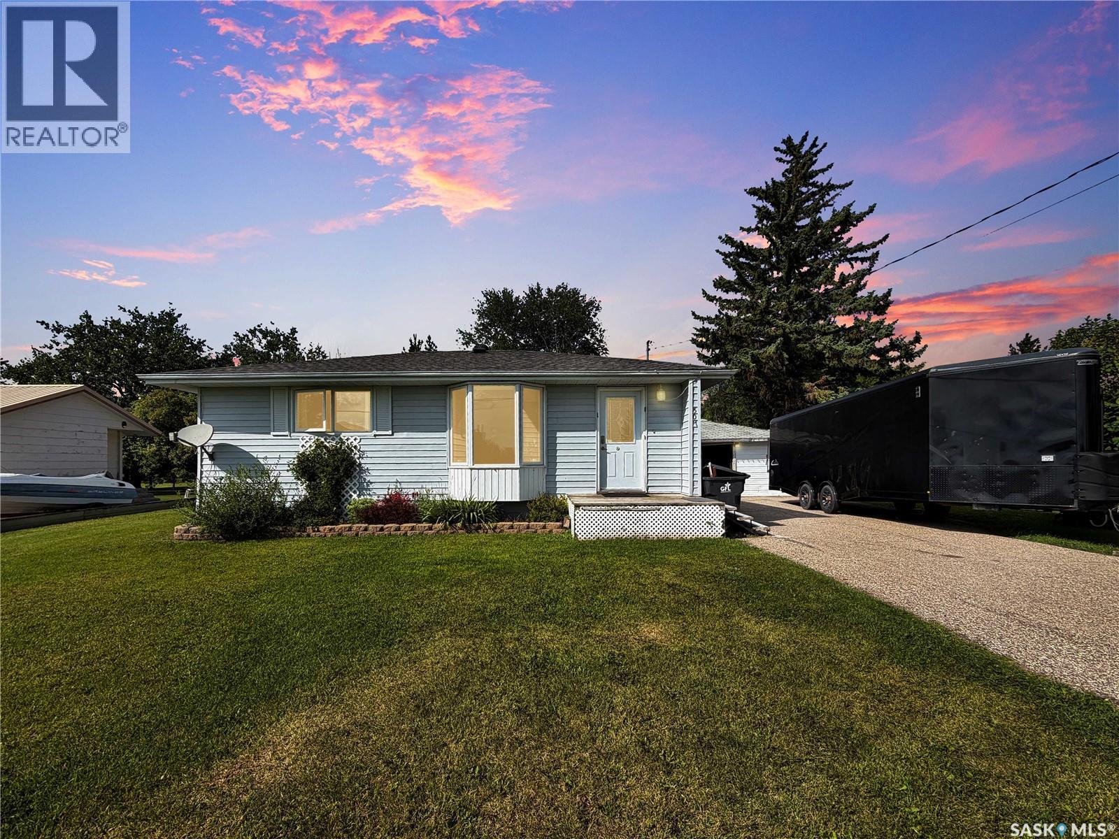 507 Prairie Avenue, Arcola, SK - Outdoor