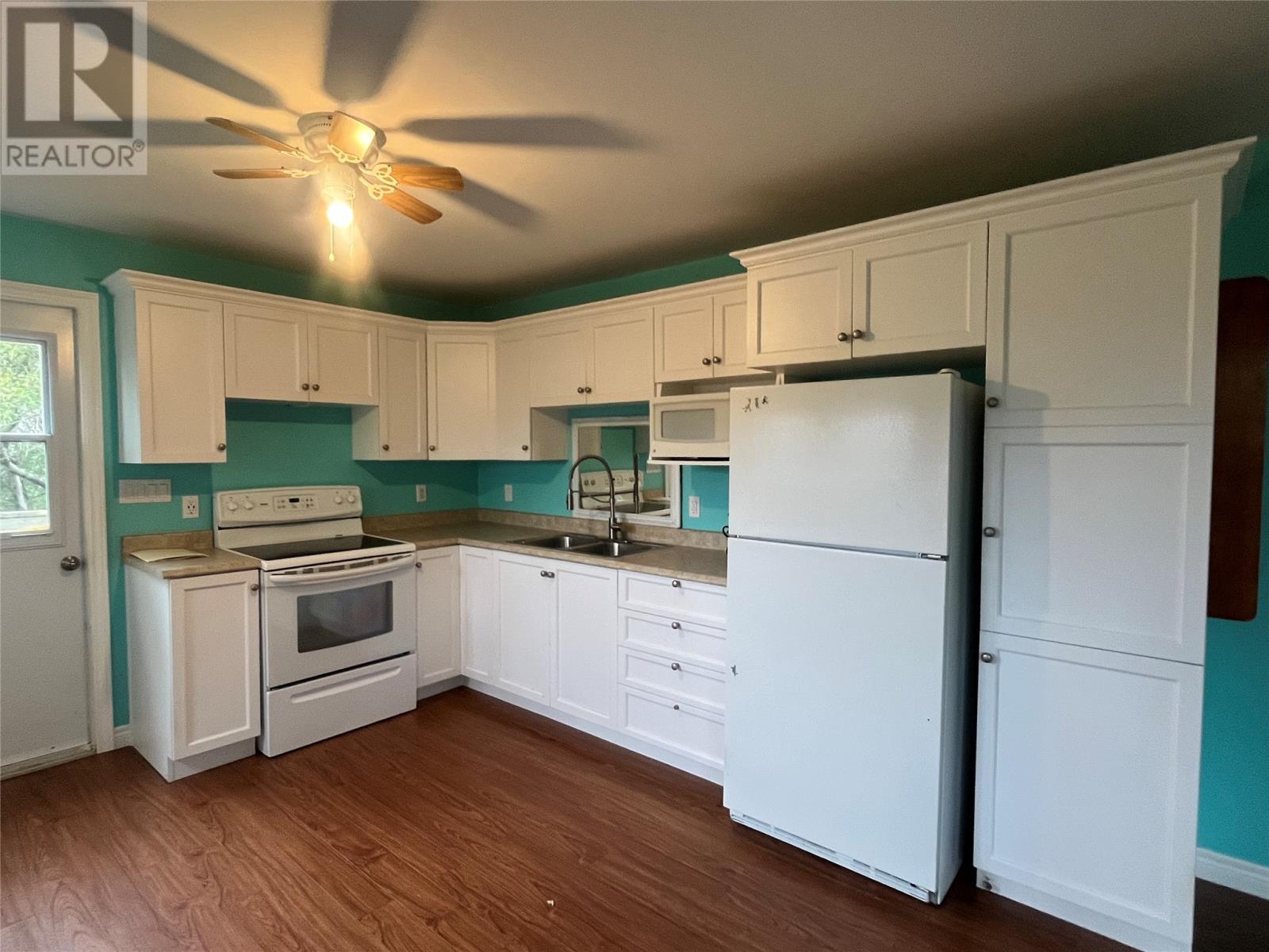 201 Main Road, Aquaforte, NL - Indoor Photo Showing Kitchen With Double Sink