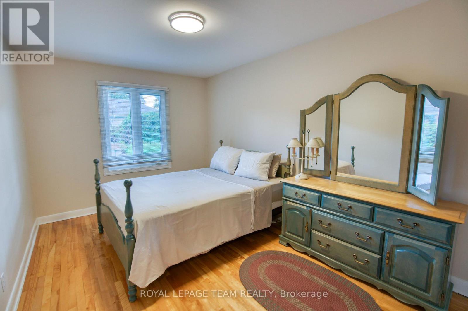 1072 Aldea Avenue, Ottawa, ON - Indoor Photo Showing Bedroom