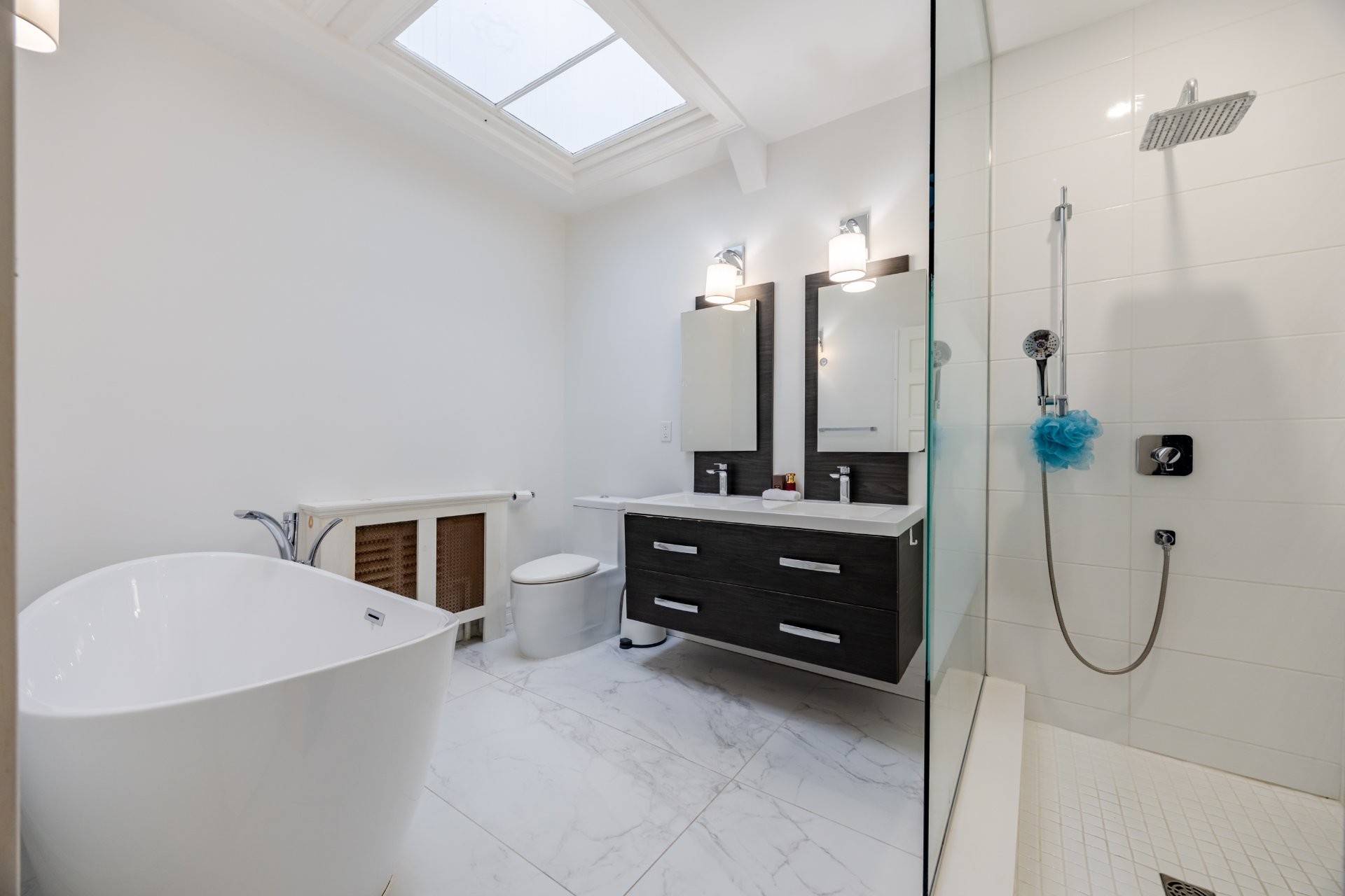 Bathroom - 377 Av. Claremont, Westmount, QC - Indoor Photo Showing Bathroom