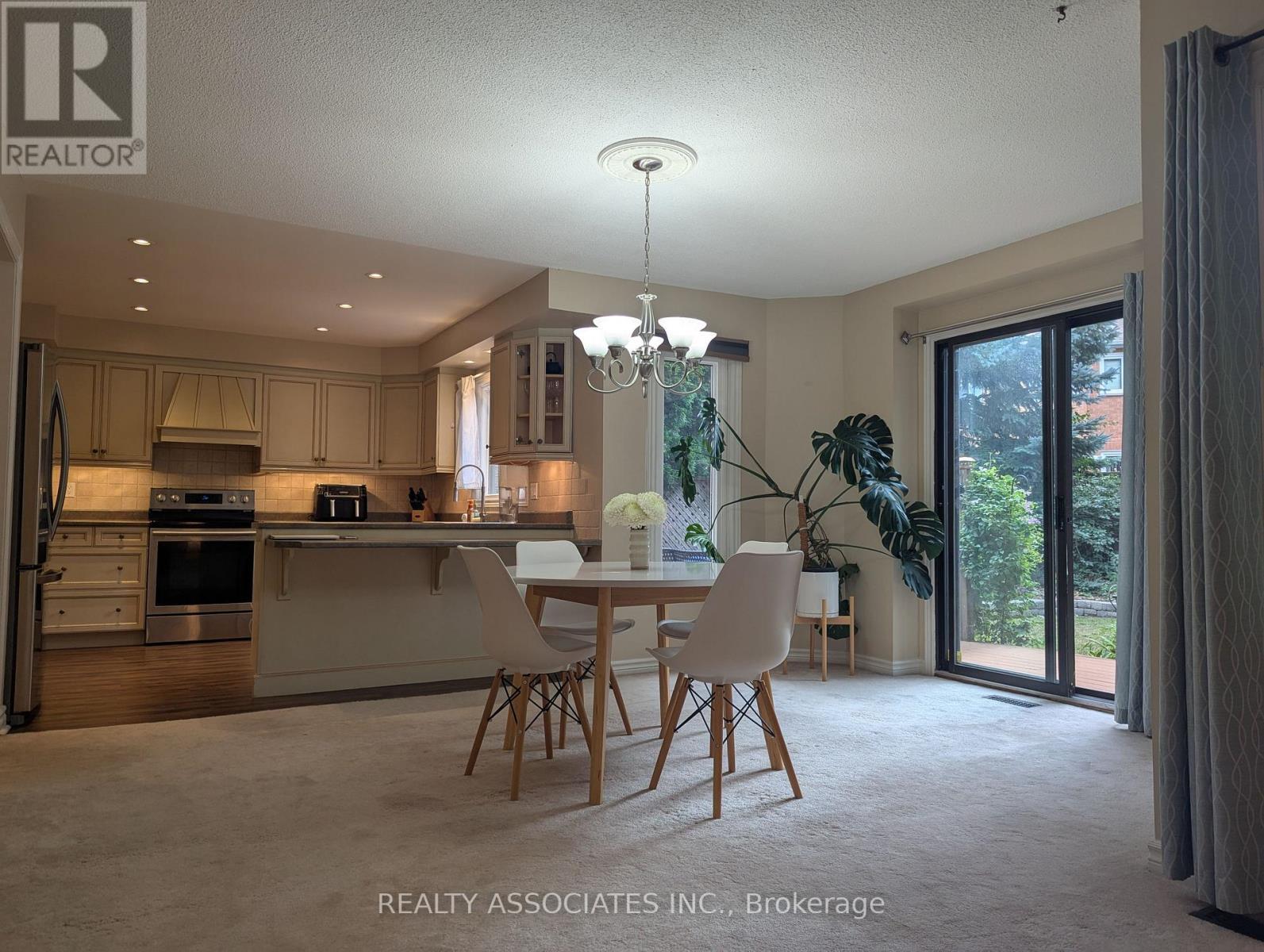 3279 Charlebrook Court, Mississauga, ON - Indoor