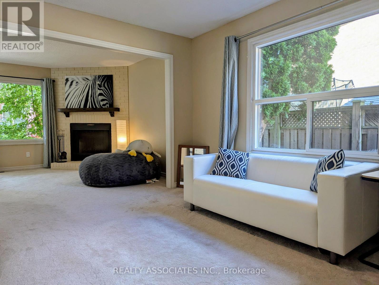 3279 Charlebrook Court, Mississauga, ON - Indoor