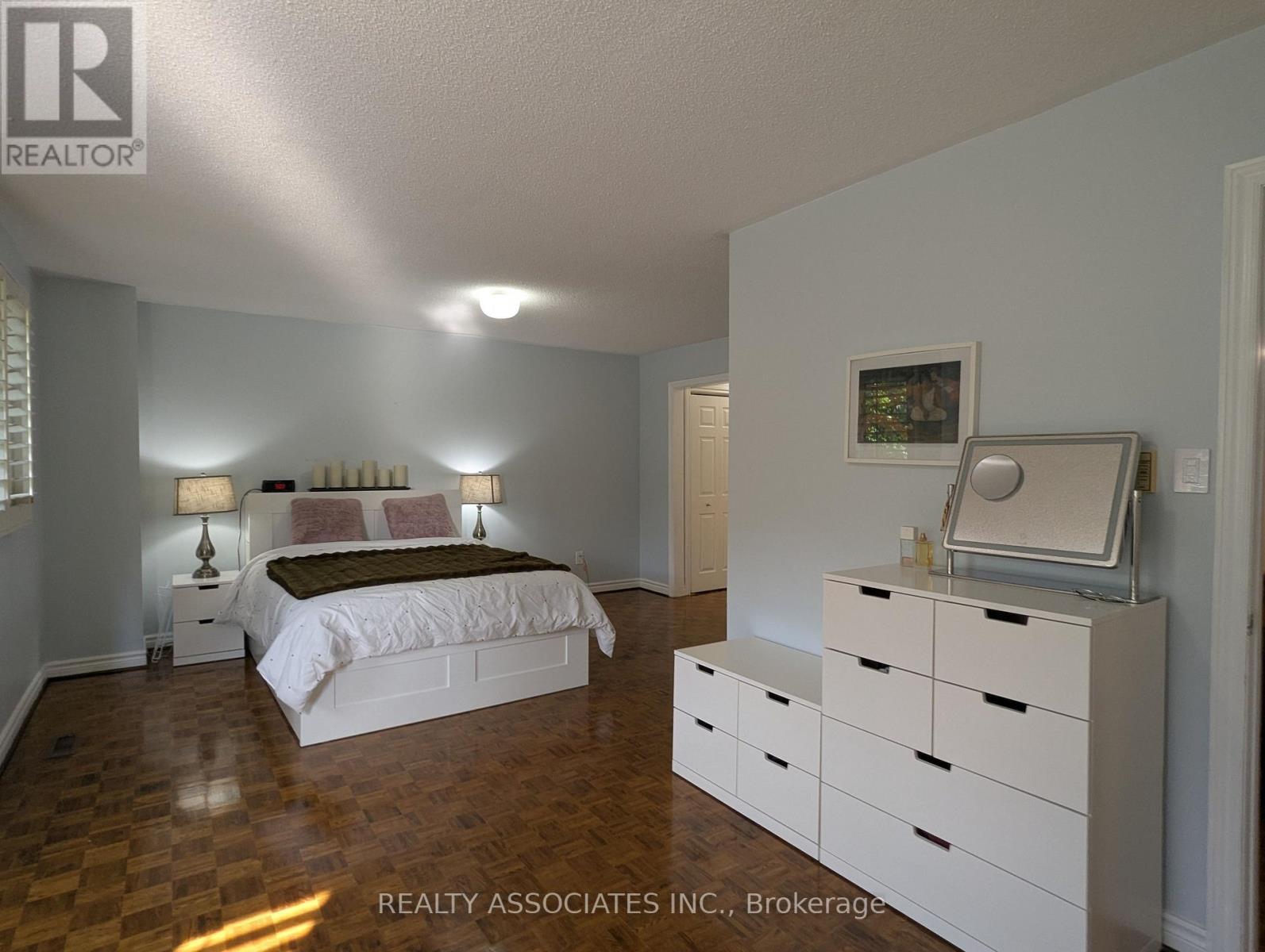 3279 Charlebrook Court, Mississauga, ON - Indoor Photo Showing Bedroom