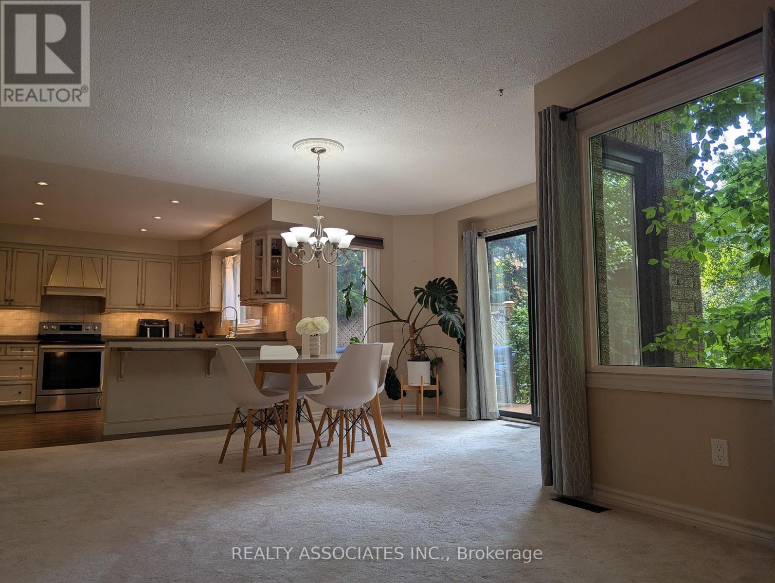 3279 Charlebrook Court, Mississauga, ON - Indoor