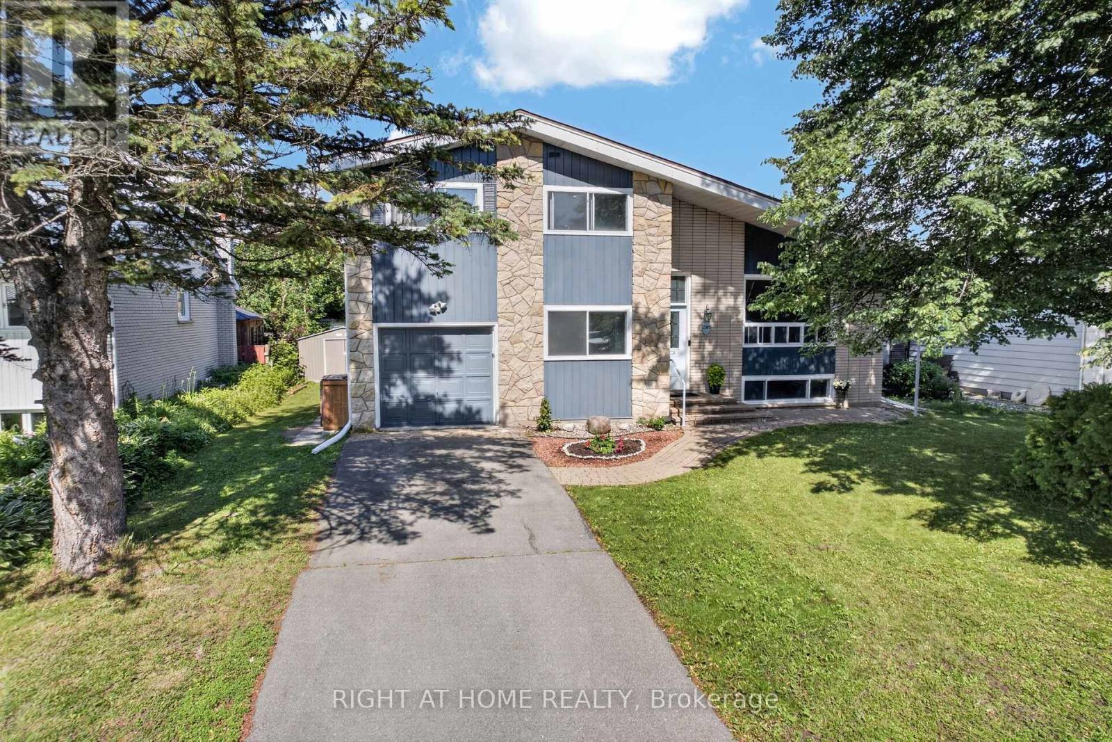 1385 Chartrand Avenue, Ottawa, ON - Outdoor
