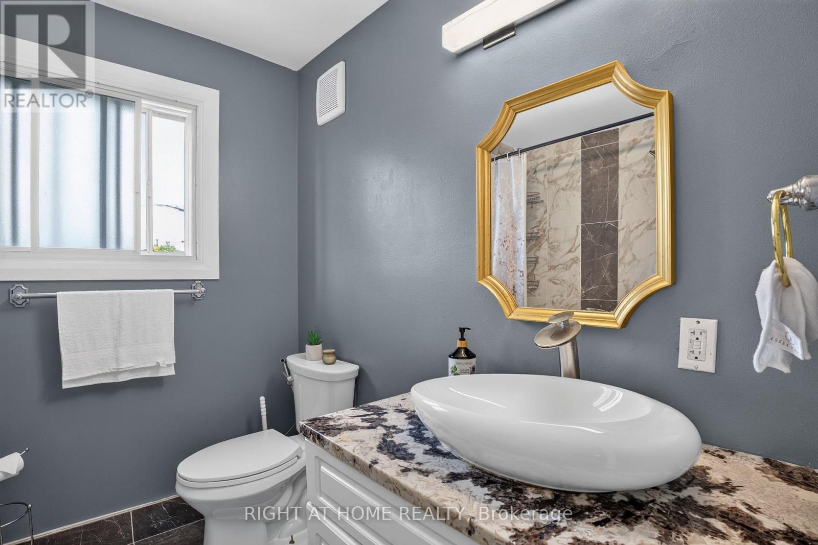1385 Chartrand Avenue, Ottawa, ON - Indoor Photo Showing Bathroom