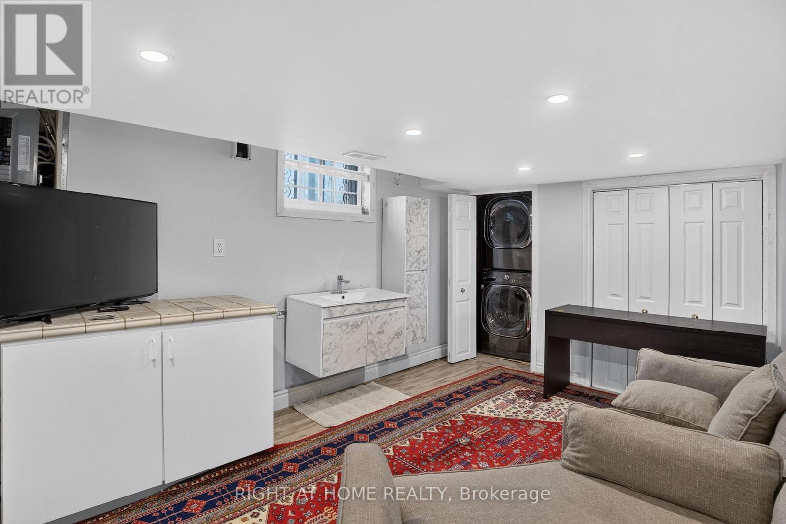 1385 Chartrand Avenue, Ottawa, ON - Indoor