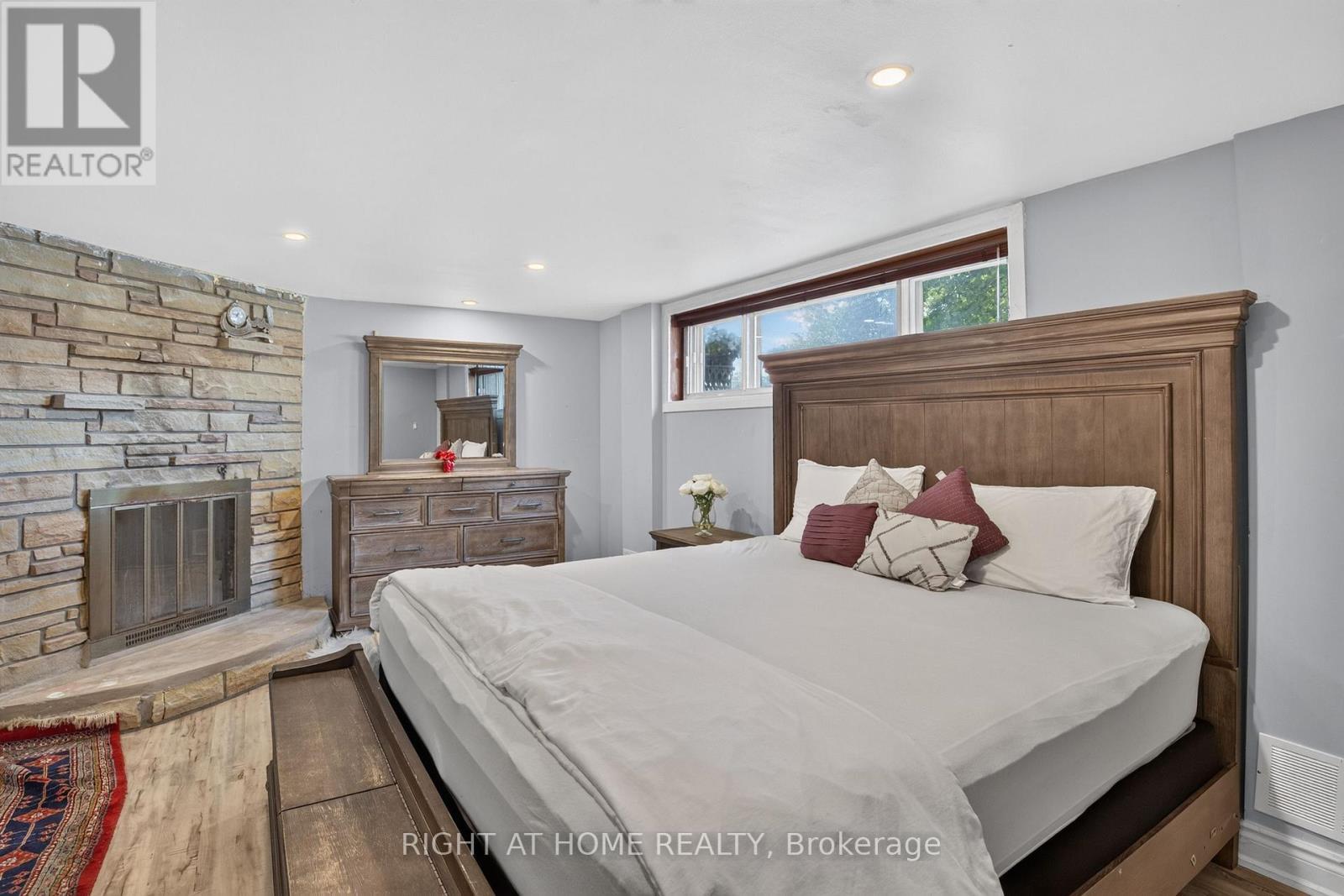 1385 Chartrand Avenue, Ottawa, ON - Indoor Photo Showing Bedroom