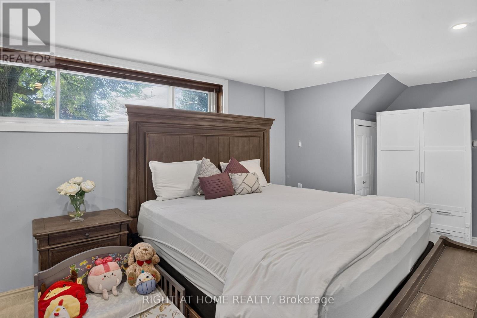 1385 Chartrand Avenue, Ottawa, ON - Indoor Photo Showing Bedroom