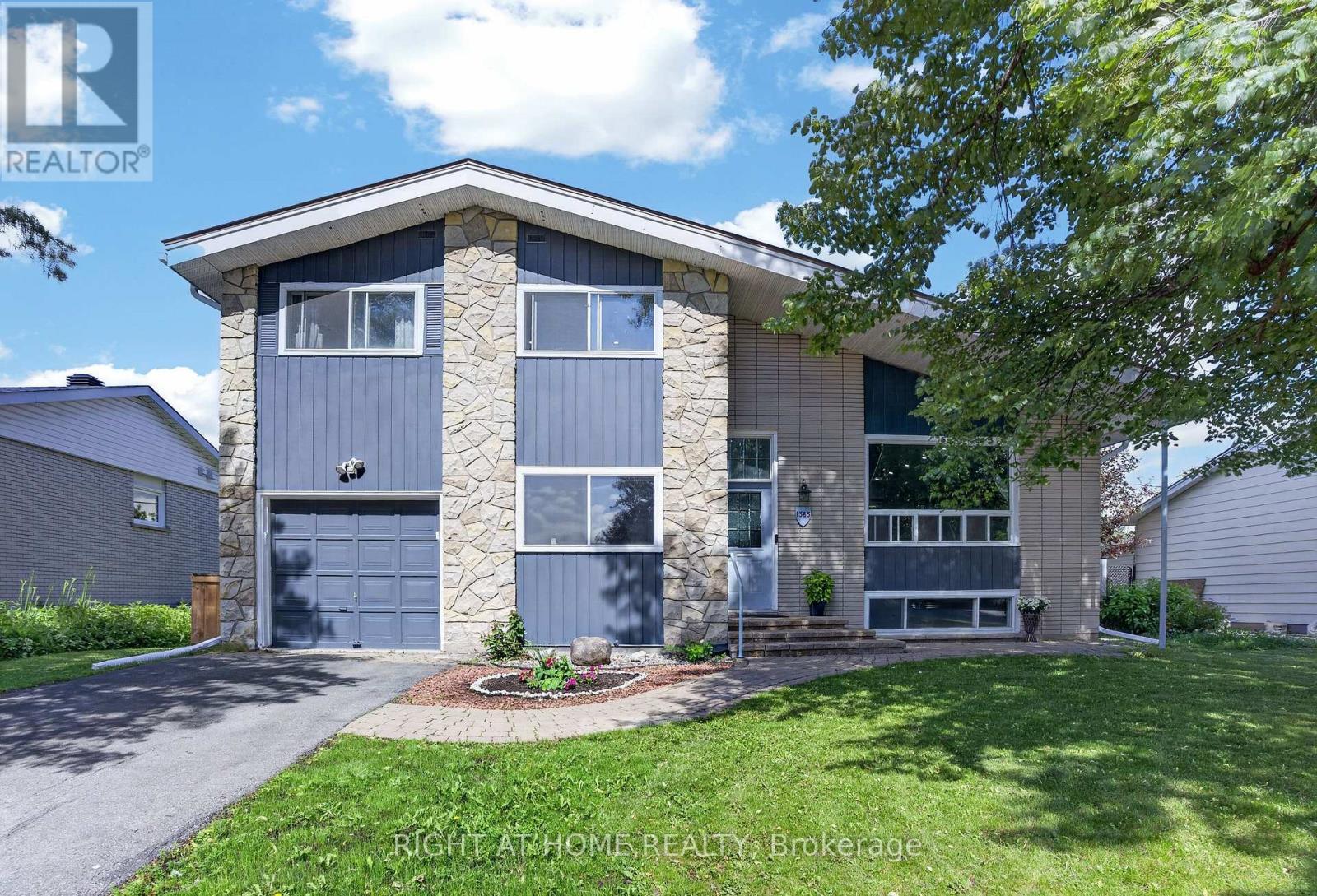 1385 Chartrand Avenue, Ottawa, ON - Outdoor