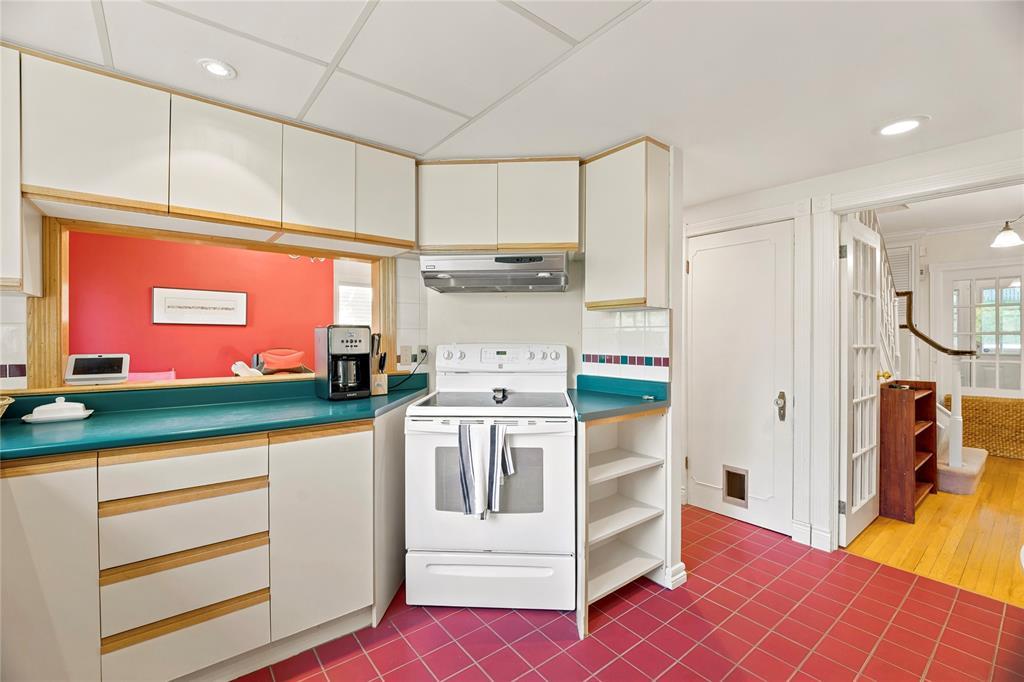42 Empire Avenue, St. John'S, NL - Indoor Photo Showing Kitchen