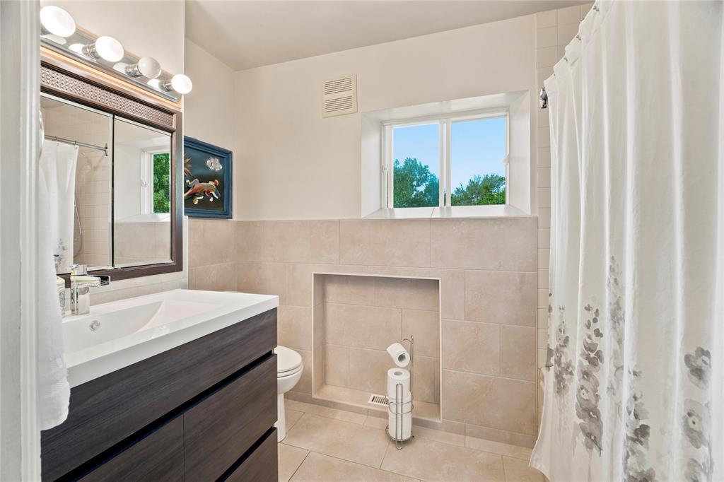 42 Empire Avenue, St. John'S, NL - Indoor Photo Showing Bathroom