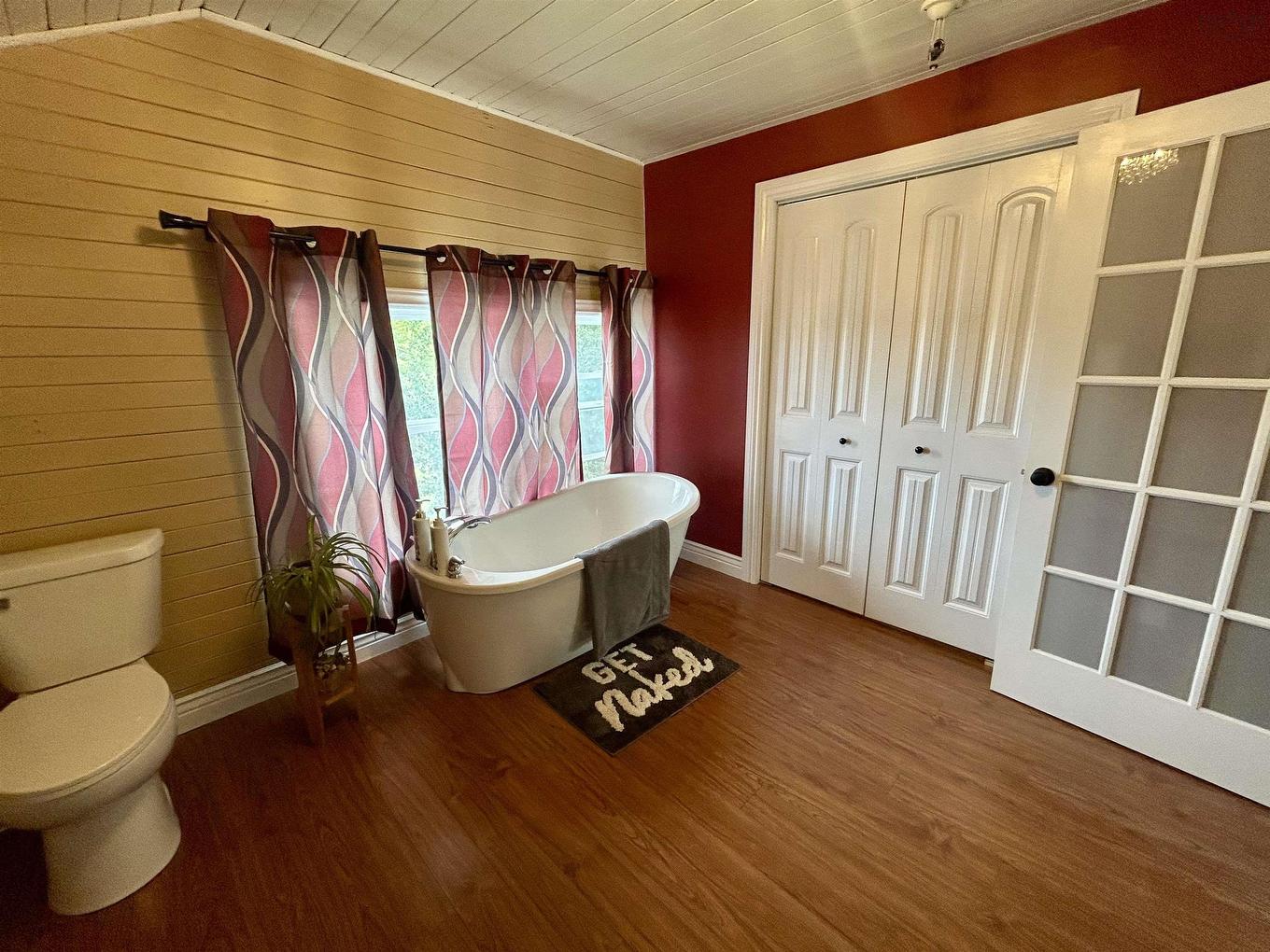 198 Main Street, Trenton, NS
