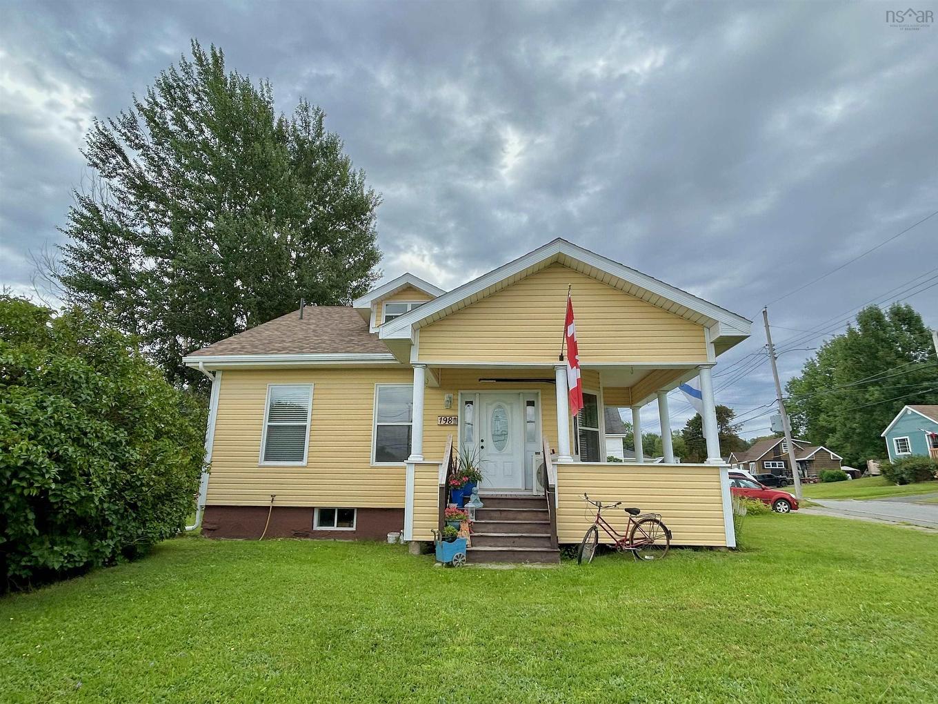 198 Main Street, Trenton, NS