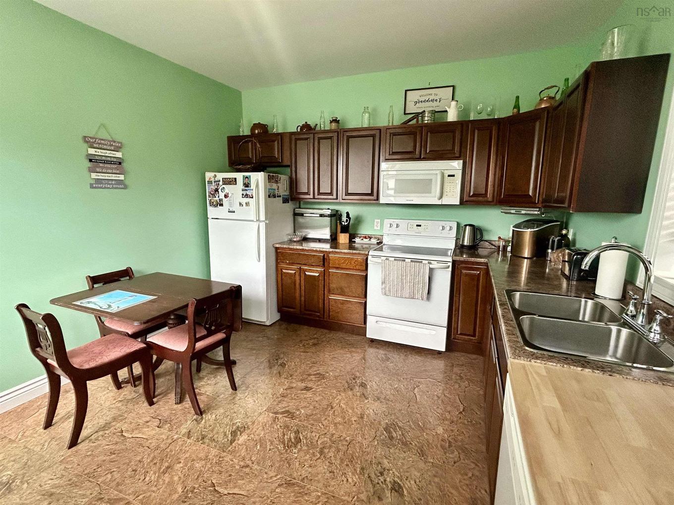 198 Main Street, Trenton, NS