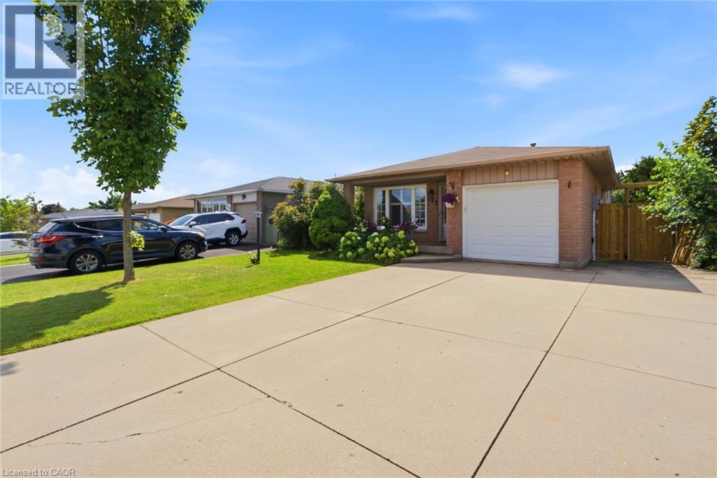143 Independence Drive, Hamilton, ON - Outdoor