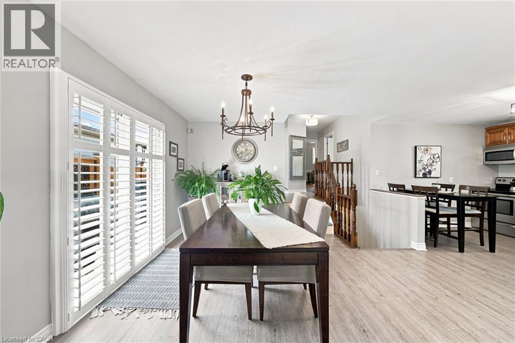 143 Independence Drive, Hamilton, ON - Indoor Photo Showing Dining Room