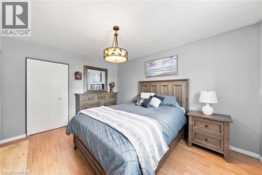 143 Independence Drive, Hamilton, ON - Indoor Photo Showing Bedroom