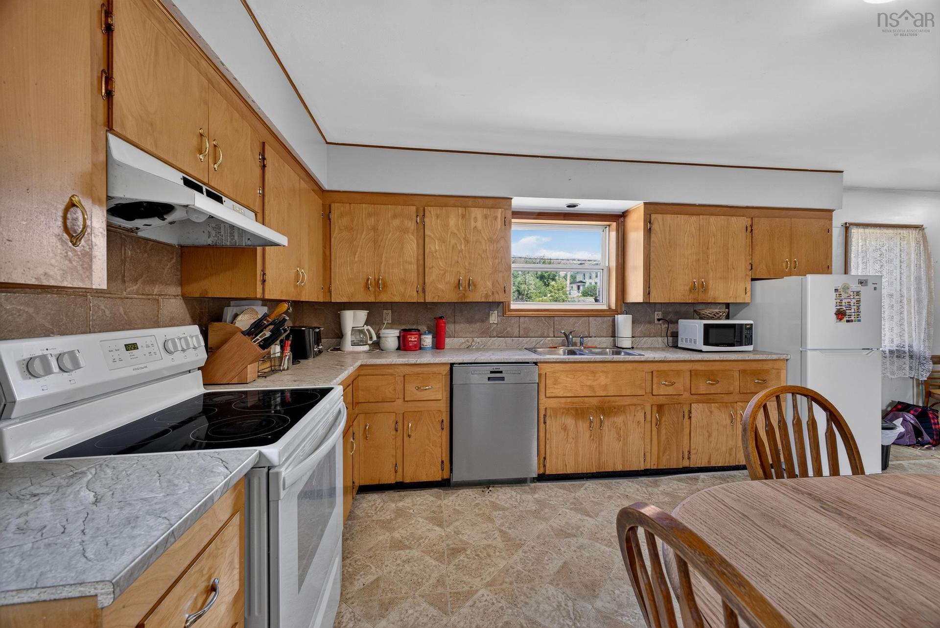 2088 Malagash Road, Upper Malagash, NS - Indoor Photo Showing Kitchen With Double Sink