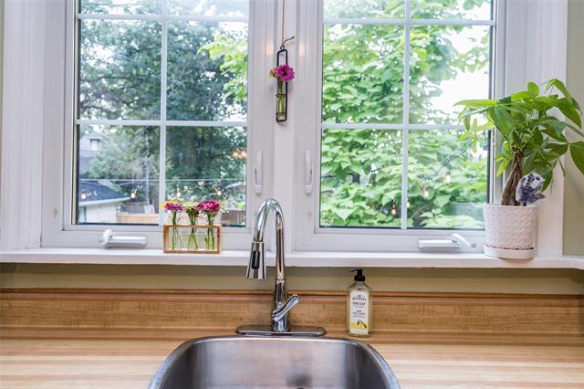 508 Montague Ave, Winnipeg, MB - Indoor Photo Showing Kitchen