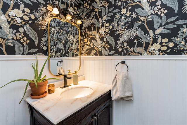 508 Montague Ave, Winnipeg, MB - Indoor Photo Showing Bathroom