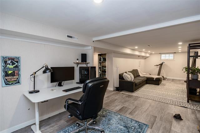 508 Montague Ave, Winnipeg, MB - Indoor Photo Showing Office