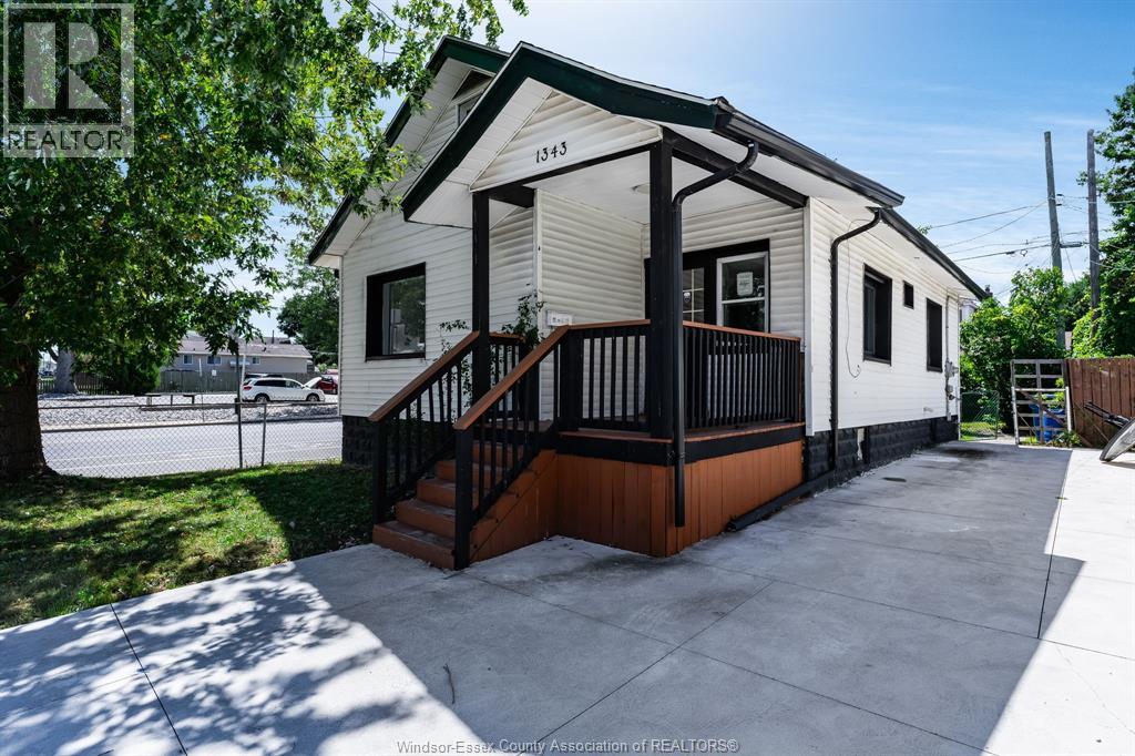 1343 Lillian, Windsor, ON - Outdoor