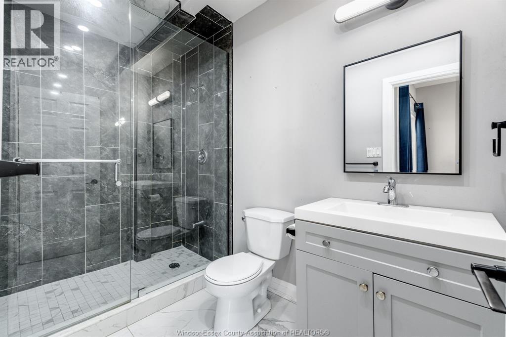 1343 Lillian, Windsor, ON - Indoor Photo Showing Bathroom