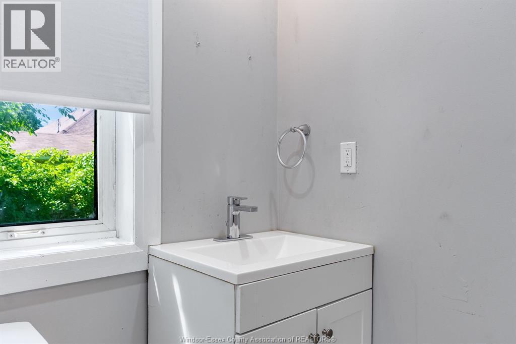 1343 Lillian, Windsor, ON - Indoor Photo Showing Other Room
