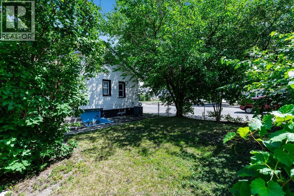 1343 Lillian, Windsor, ON - Outdoor