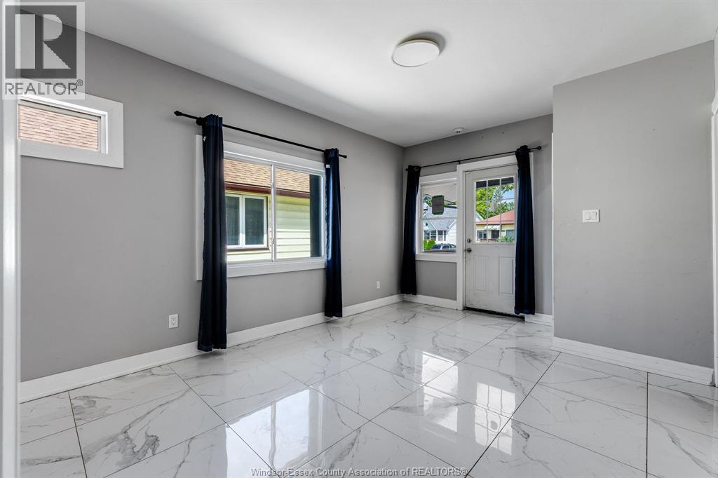 1343 Lillian, Windsor, ON - Indoor Photo Showing Other Room