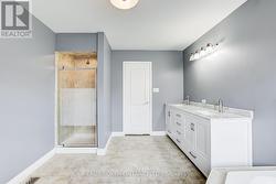 Master Ensuite - 