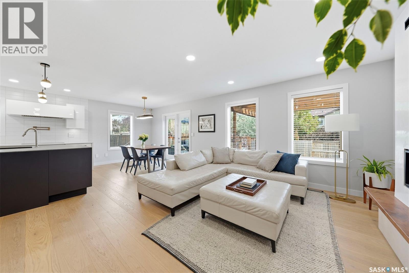 310 Stensrud Road, Saskatoon, SK - Indoor Photo Showing Living Room