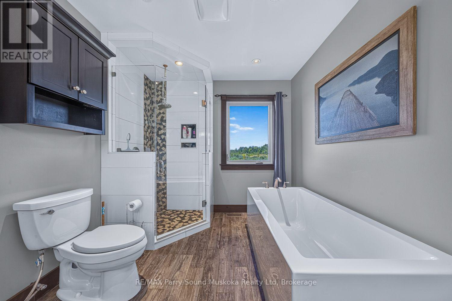 64 Mccords Road, Mckellar, ON - Indoor Photo Showing Bathroom