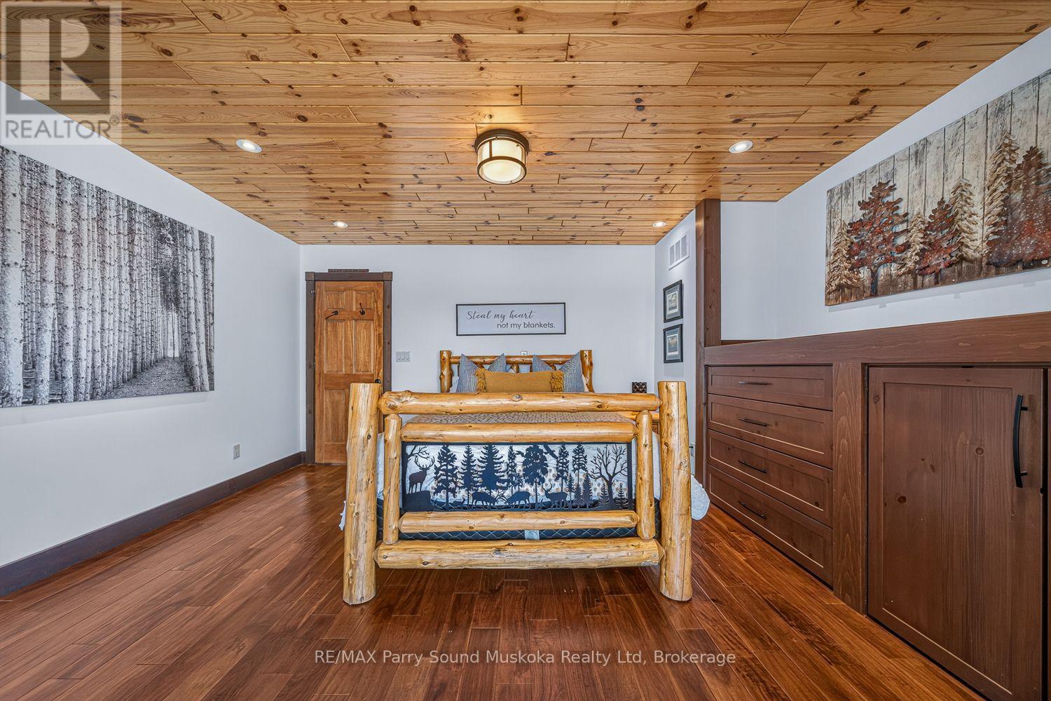 64 Mccords Road, Mckellar, ON - Indoor Photo Showing Other Room