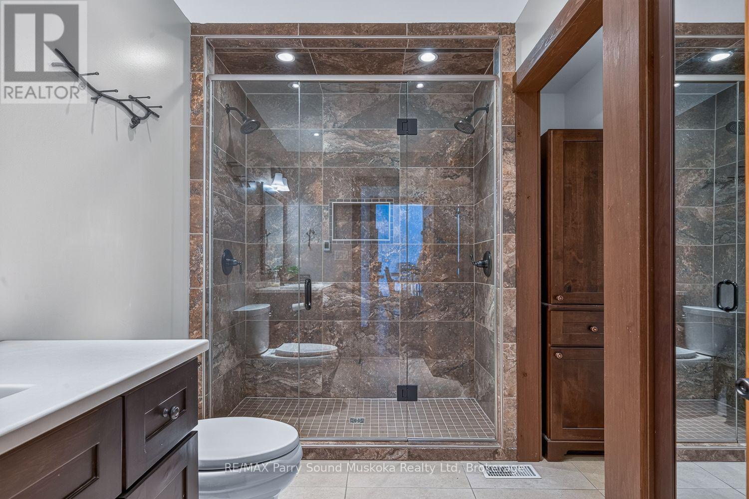 64 Mccords Road, Mckellar, ON - Indoor Photo Showing Bathroom