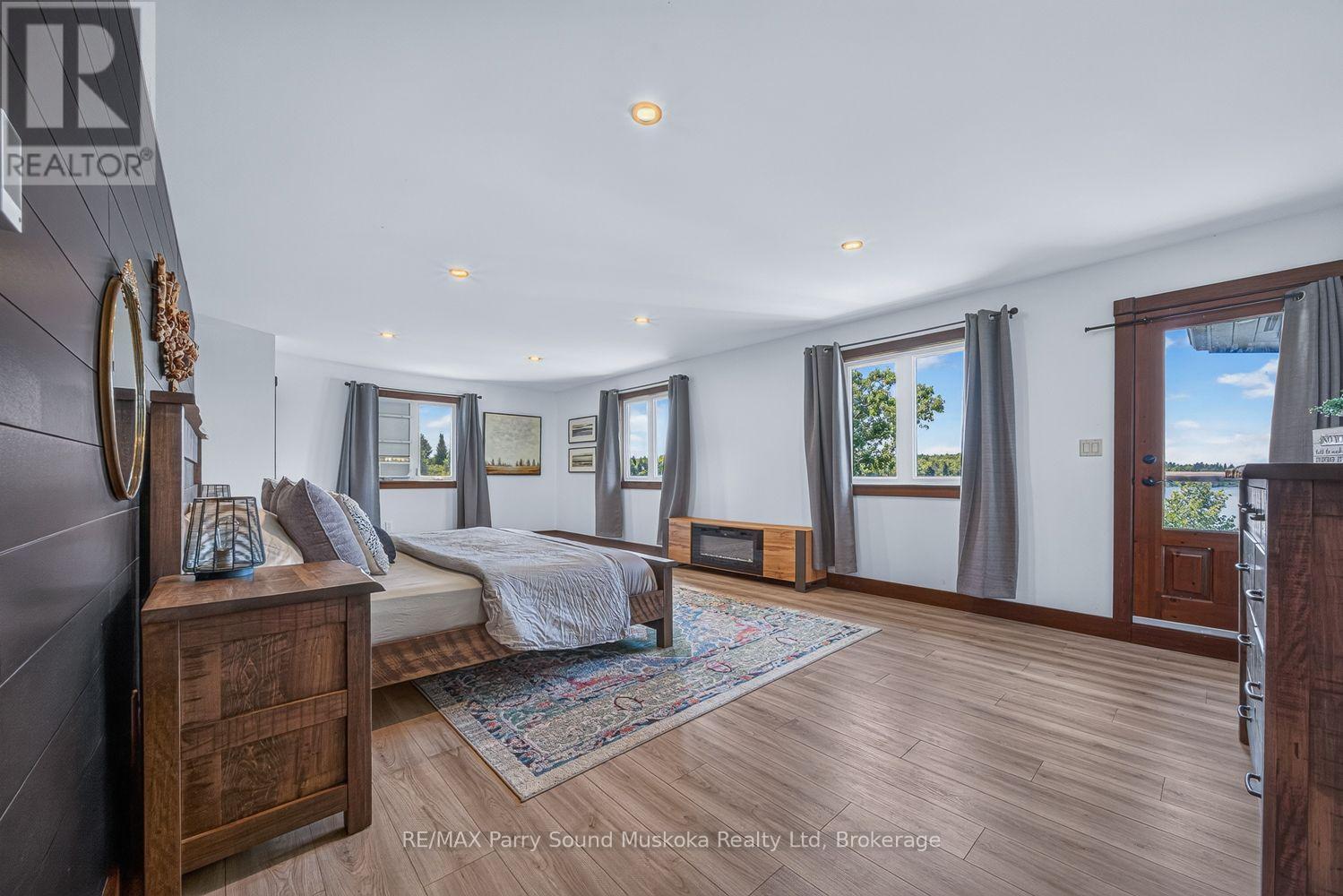 64 Mccords Road, Mckellar, ON - Indoor Photo Showing Bedroom