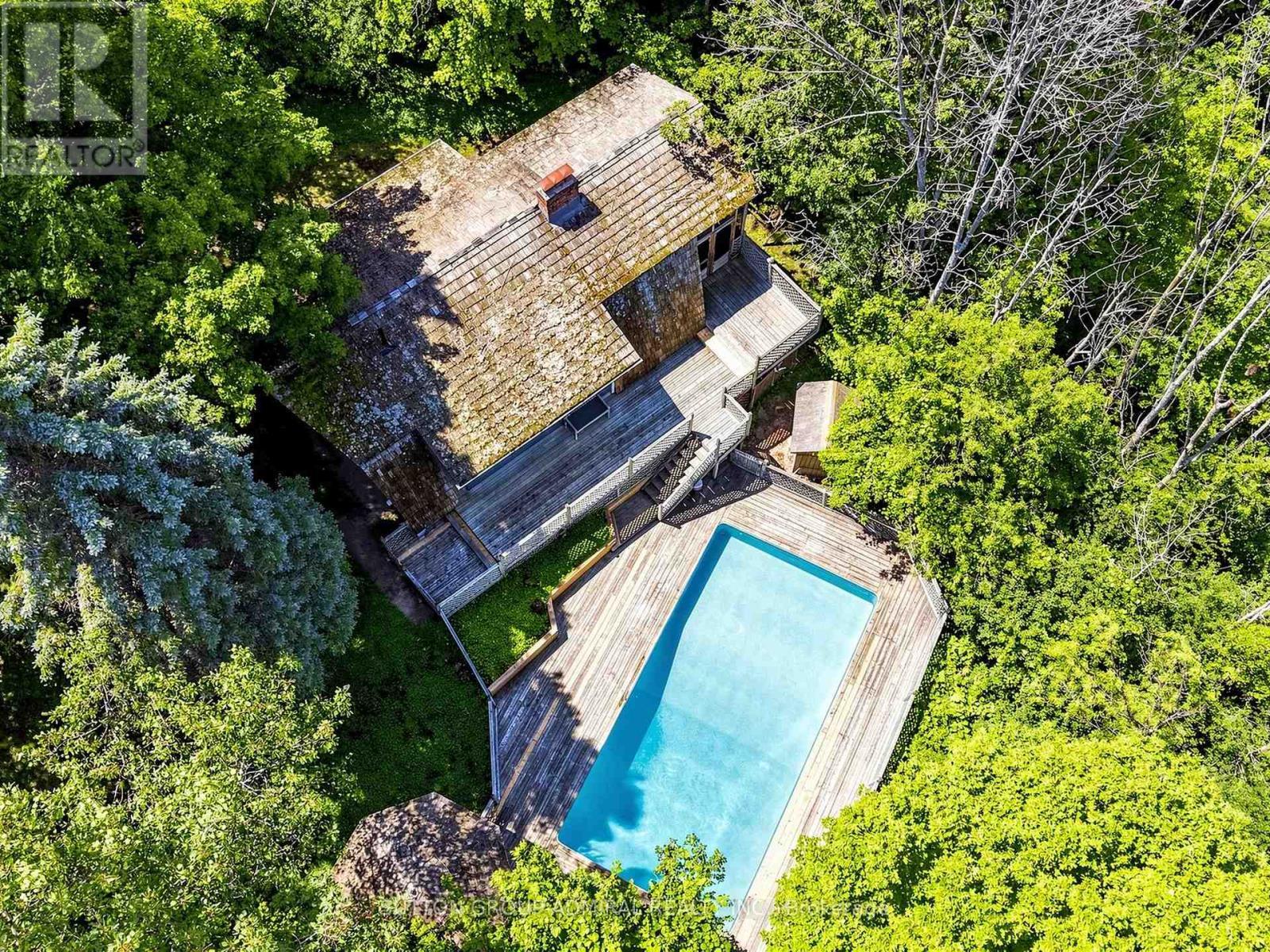 428416 25Th Siderd, Mono, ON - Outdoor With In Ground Pool