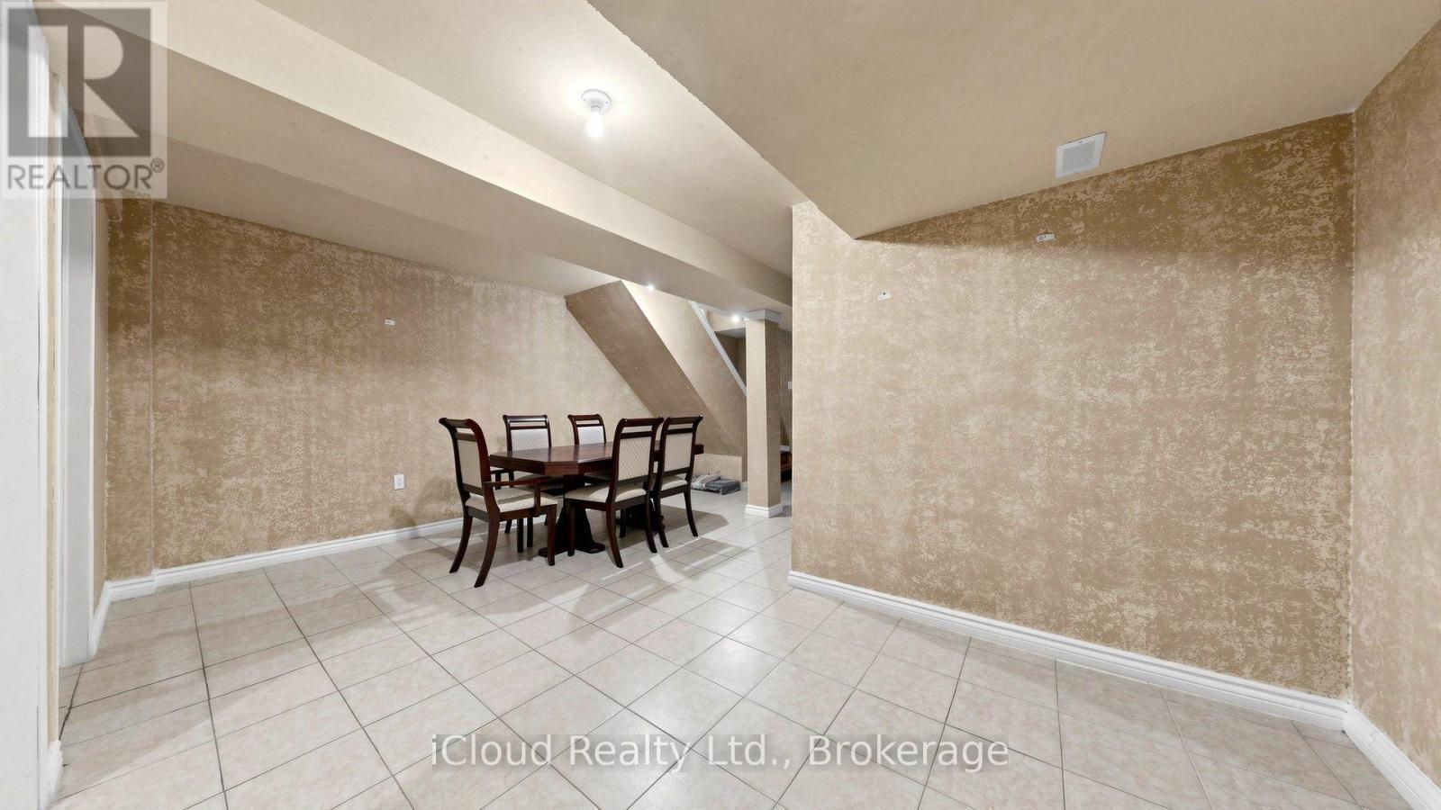 5661 Volpe Avenue, Mississauga, ON - Indoor Photo Showing Other Room