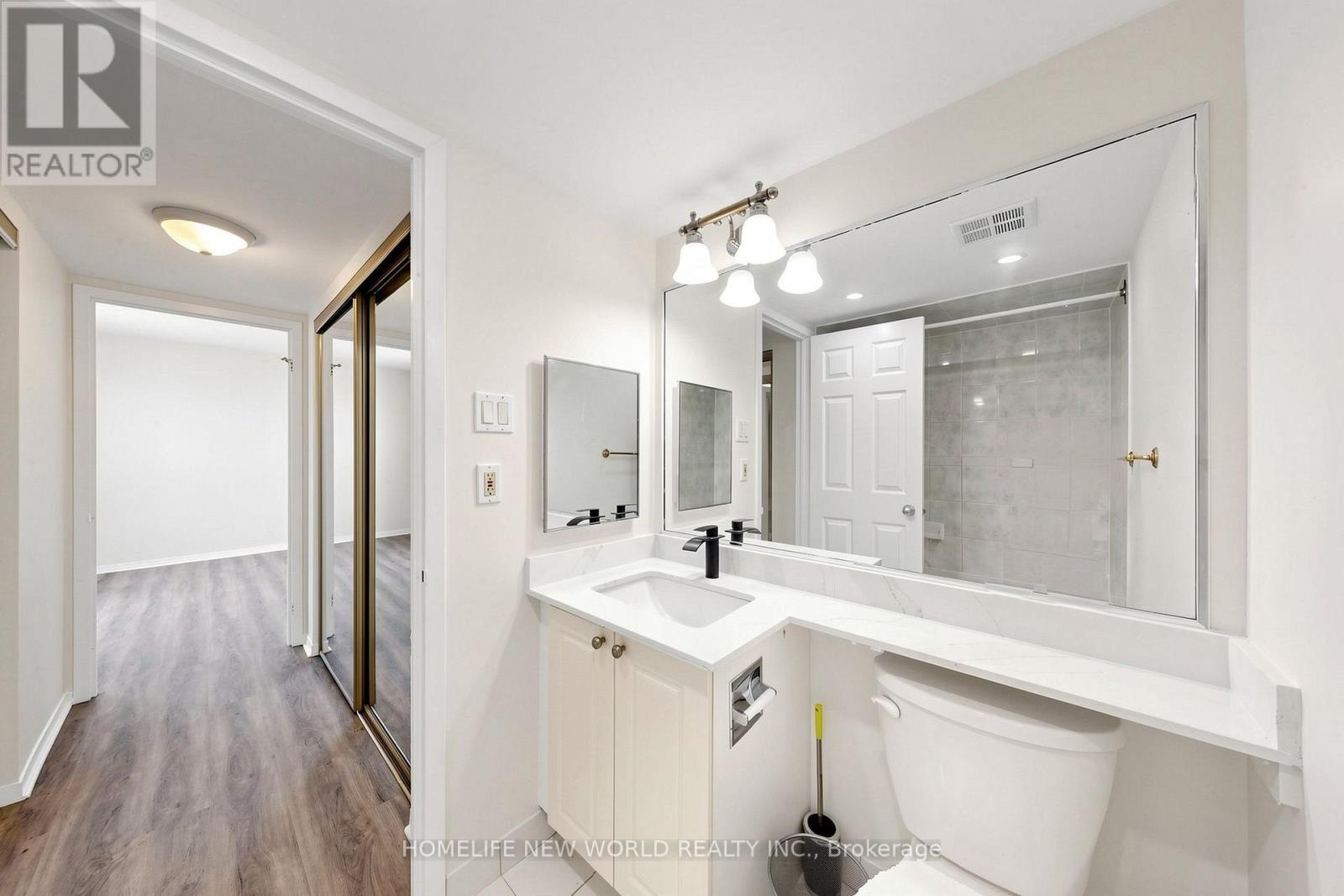 3512 - 99 Harbour Square, Toronto, ON - Indoor Photo Showing Bathroom