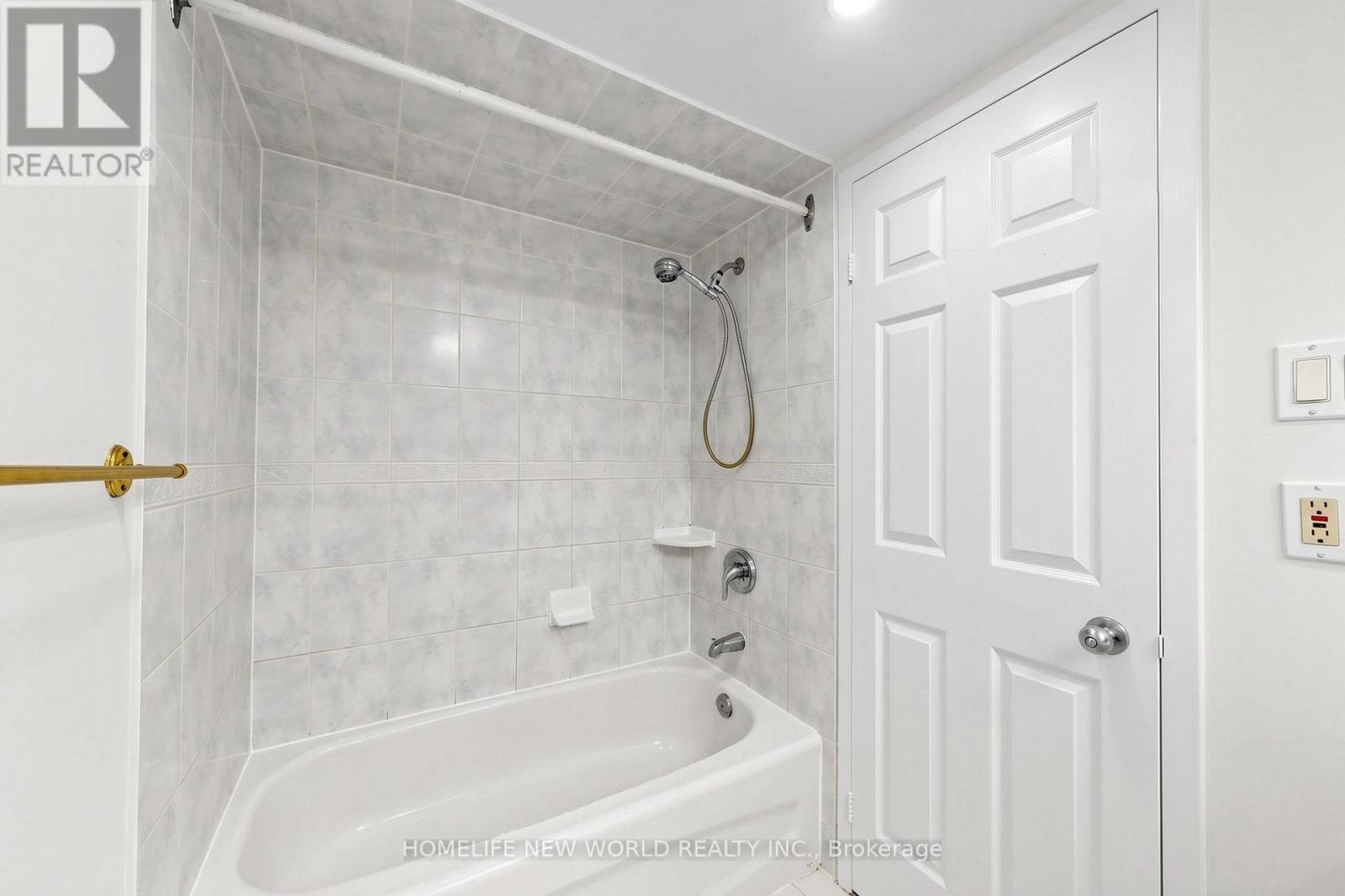3512 - 99 Harbour Square, Toronto, ON - Indoor Photo Showing Bathroom
